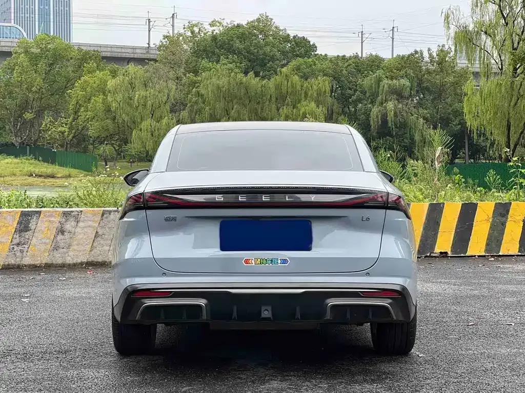 Geely Galaxy L6 — фото 4
