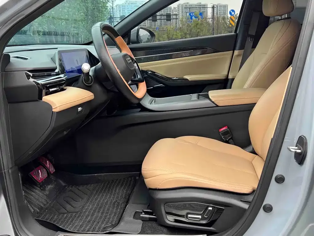 Geely Galaxy L6 — фото 3