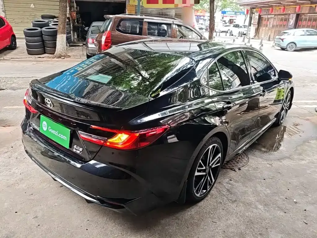 Toyota Camry — фото 7