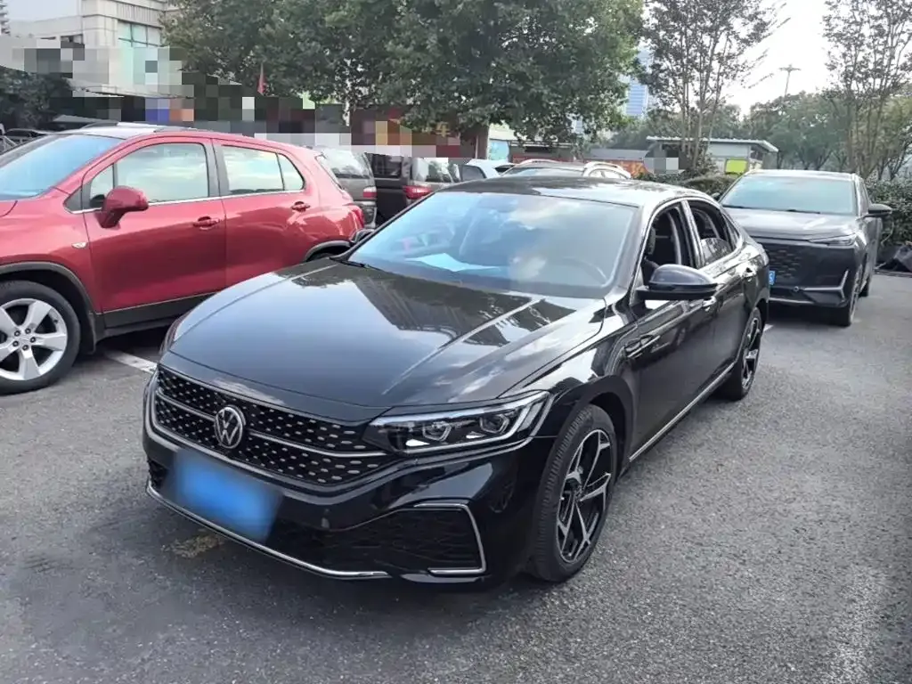 Volkswagen Passat — фото 1