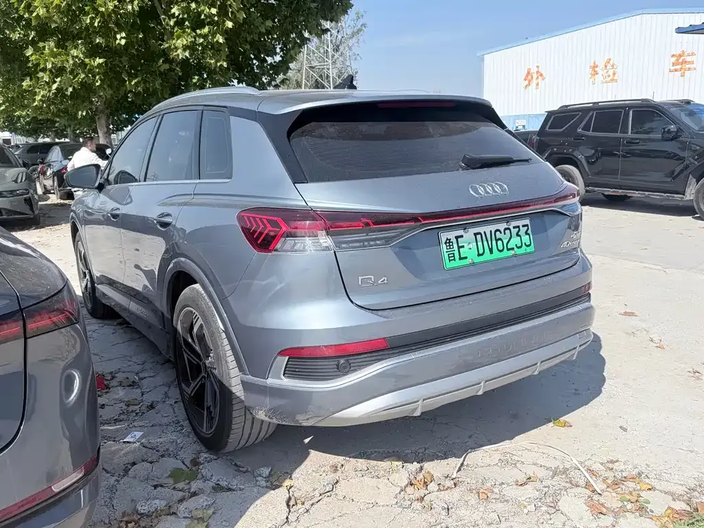 Audi Q4 e-tron — фото 10