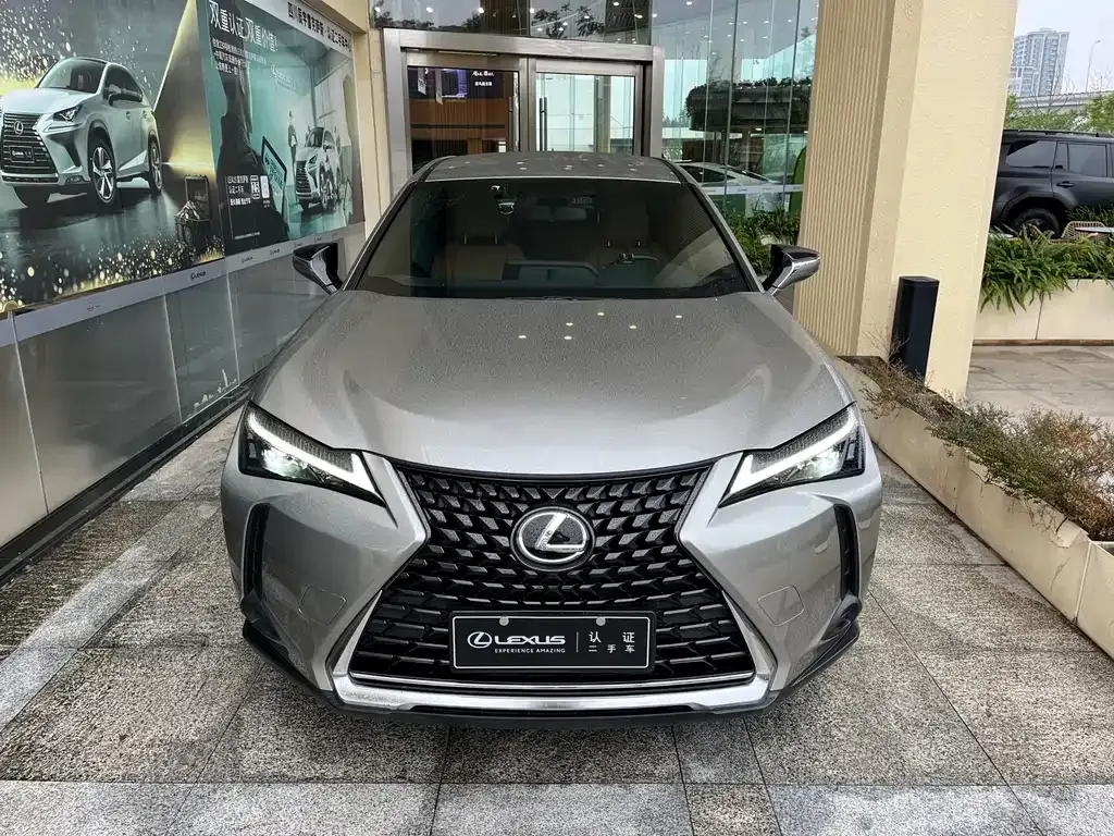 Lexus UX — фото 5