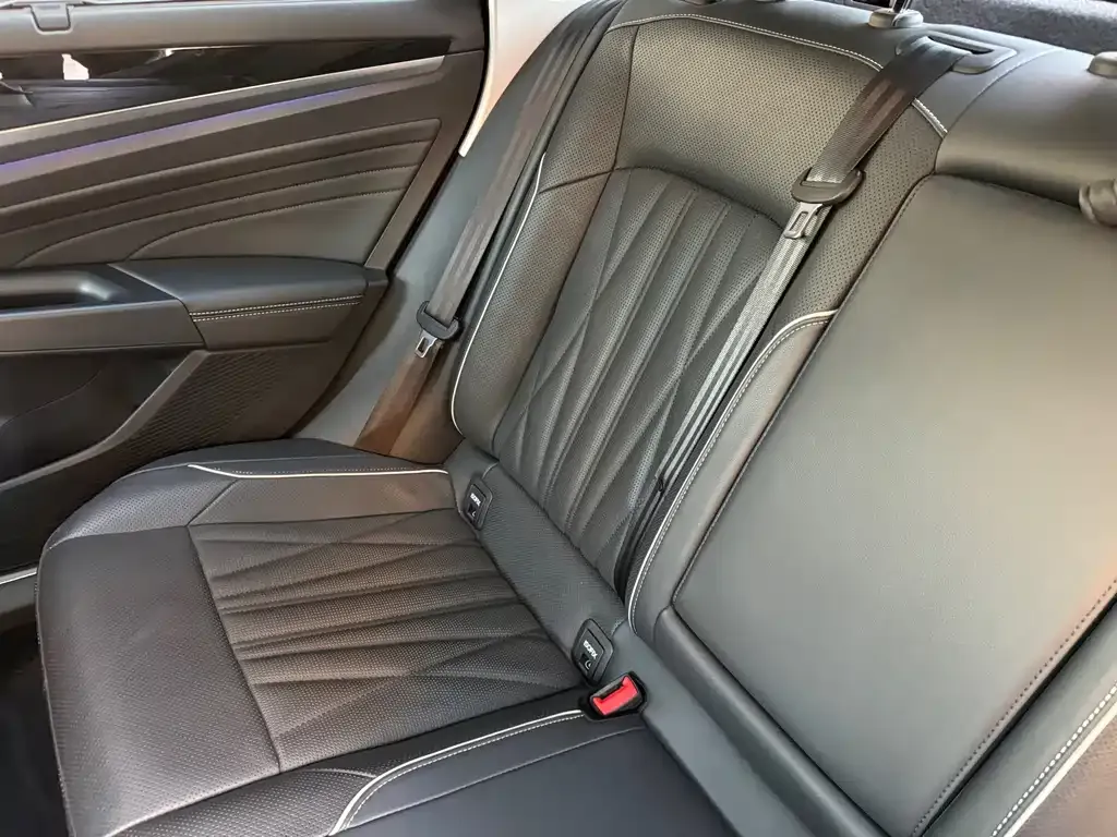 Volkswagen Passat — фото 9