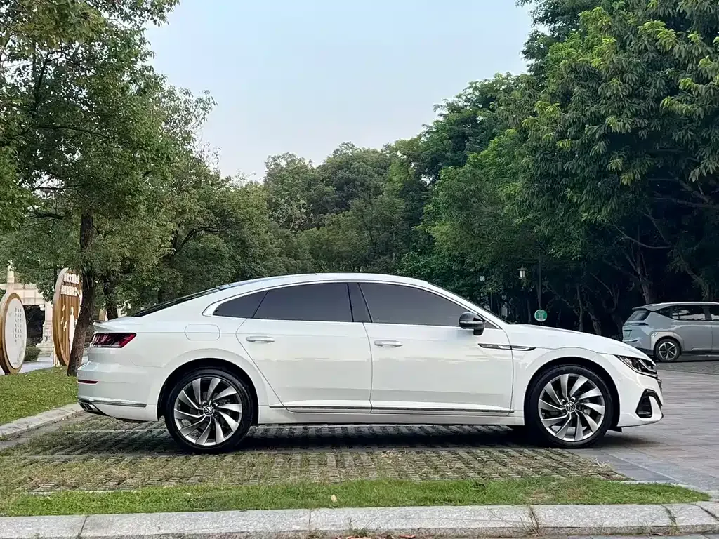 Volkswagen CC — фото 10