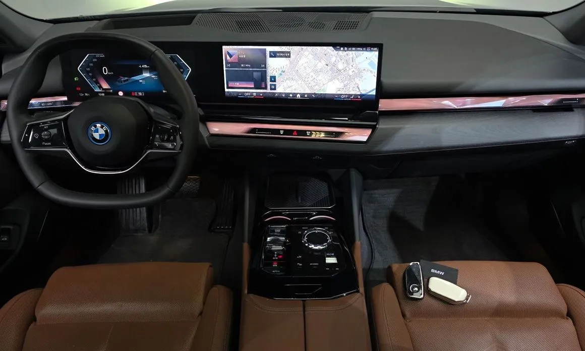 BMW i5 — фото 10