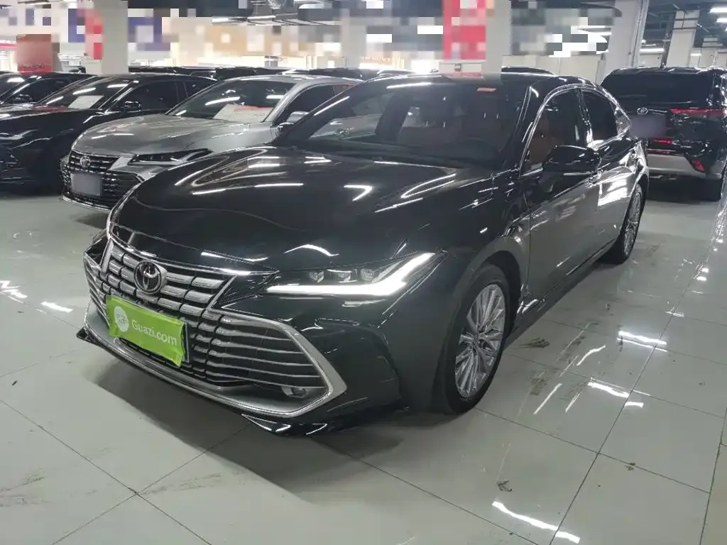 Toyota Avalon — фото 1