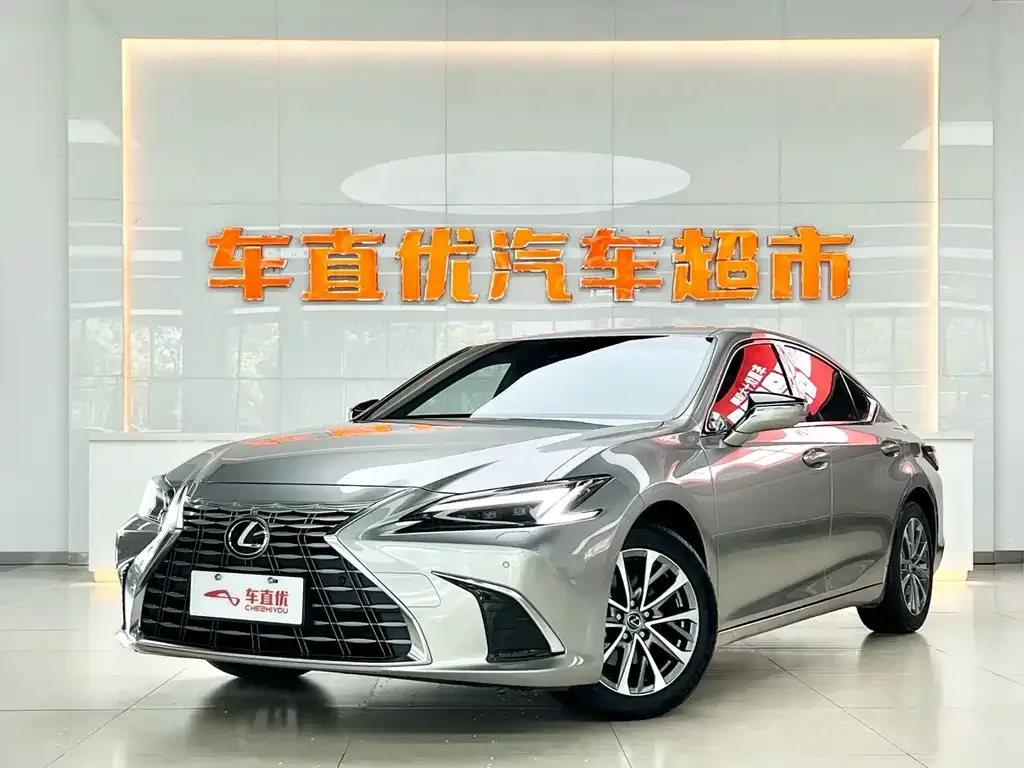 Lexus ES — фото 1