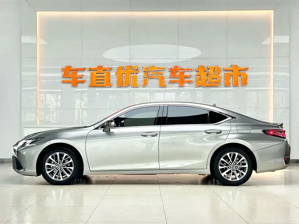 Lexus ES — фото 10