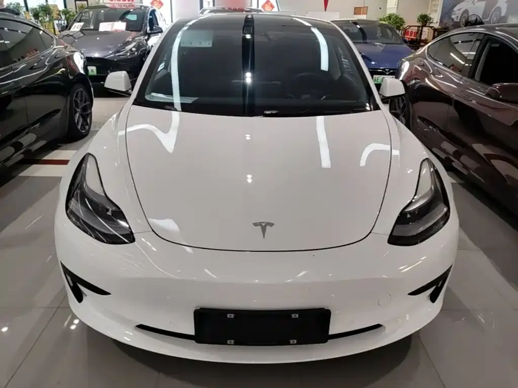 Tesla Model 3 — фото 4