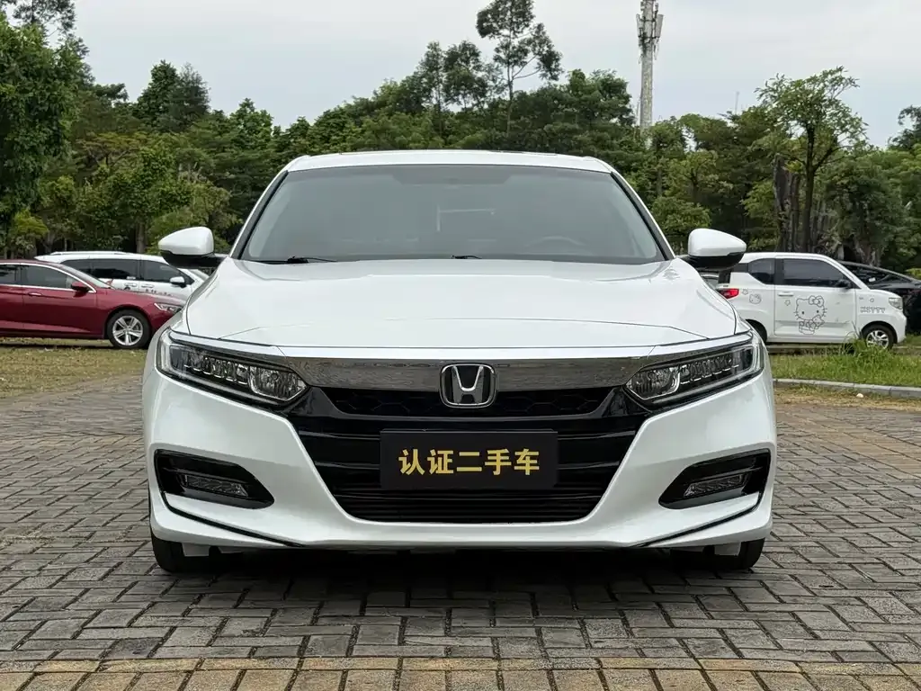 Honda Accord — фото 7