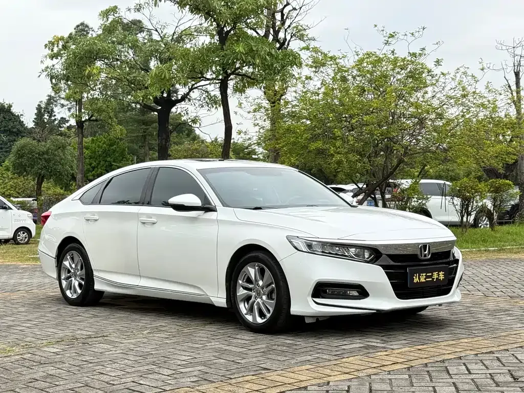 Honda Accord — фото 8