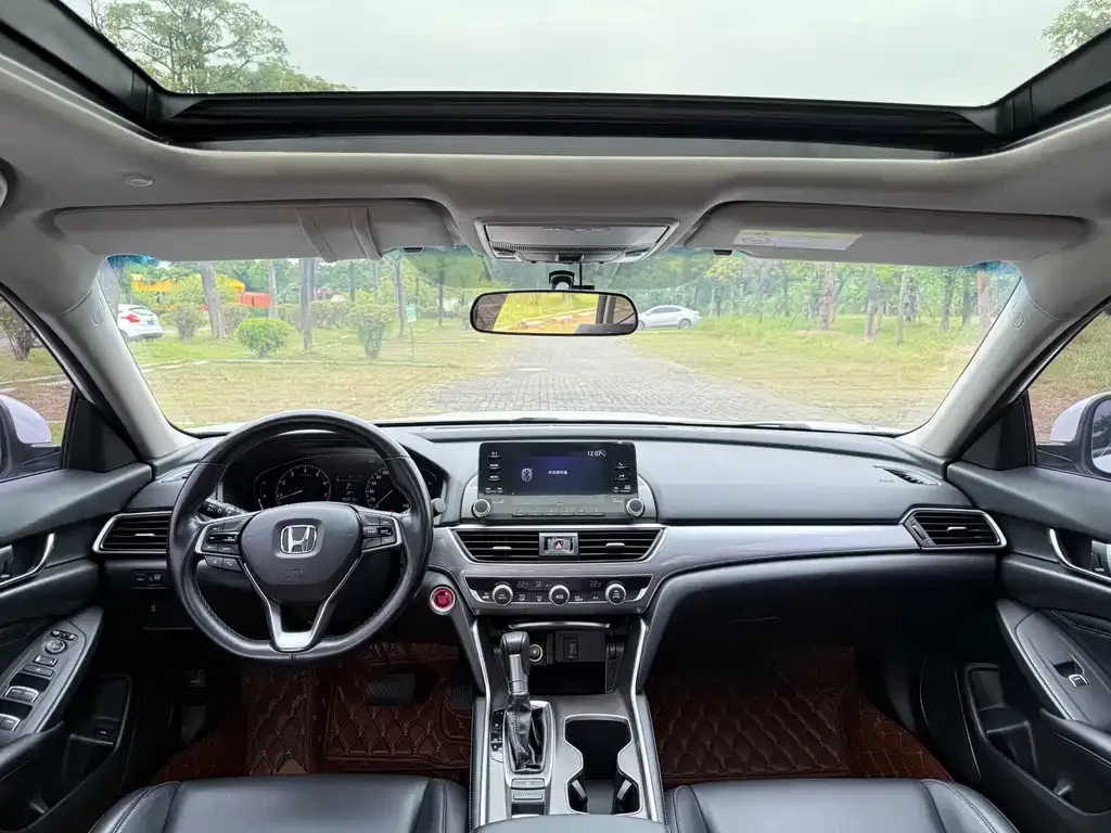 Honda Accord — фото 9