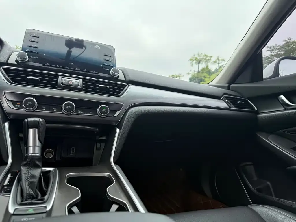 Honda Accord — фото 2