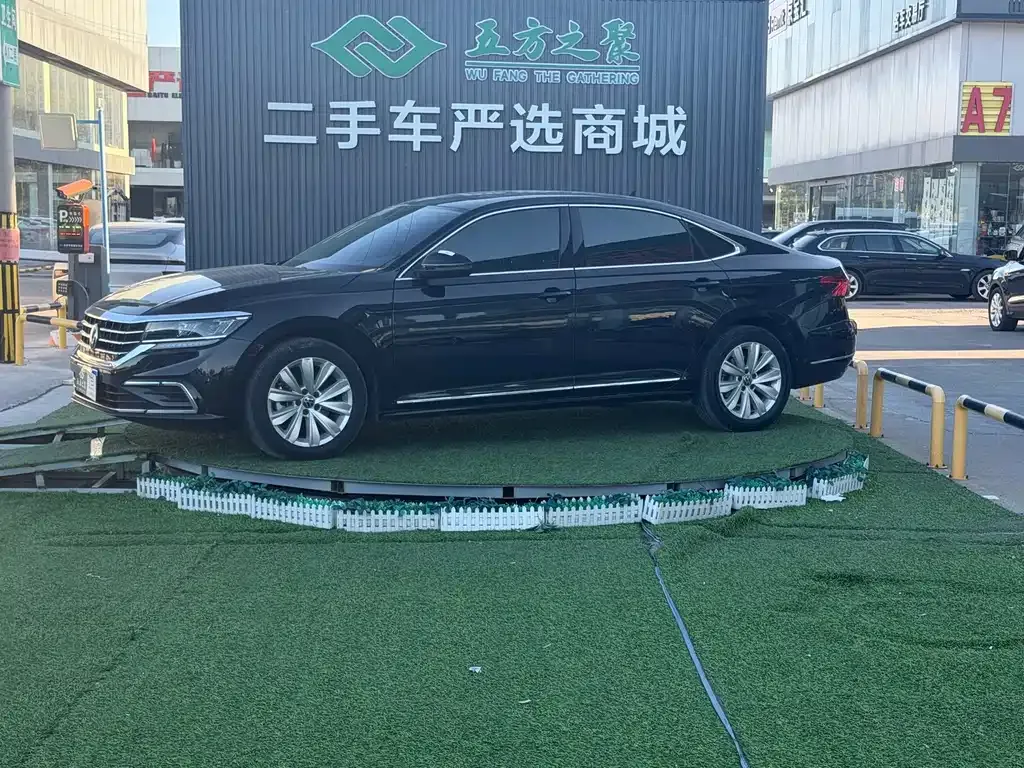 Volkswagen Passat — фото 1