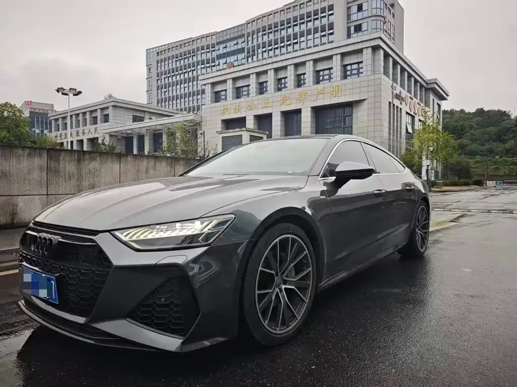 Audi A7 — фото 1