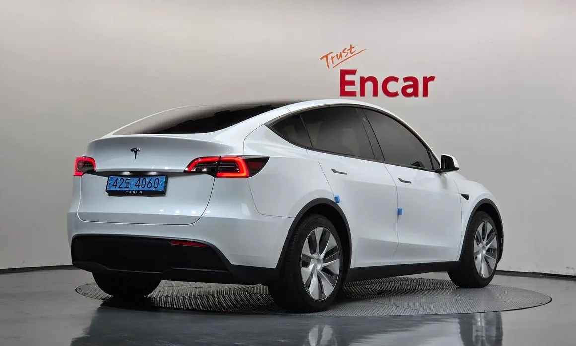 Tesla Model Y — фото 3