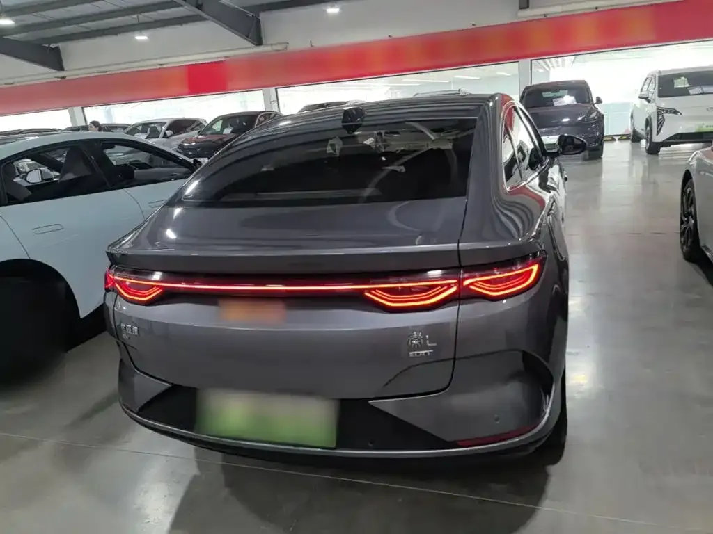 BYD Qin L — фото 9