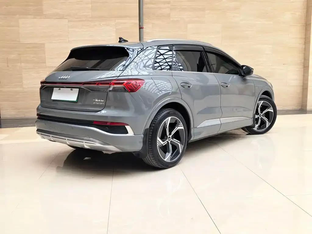 Audi Q4 e-tron — фото 4