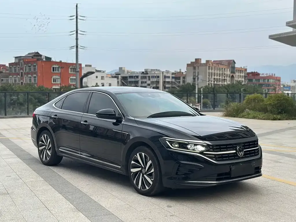 Volkswagen Passat — фото 8