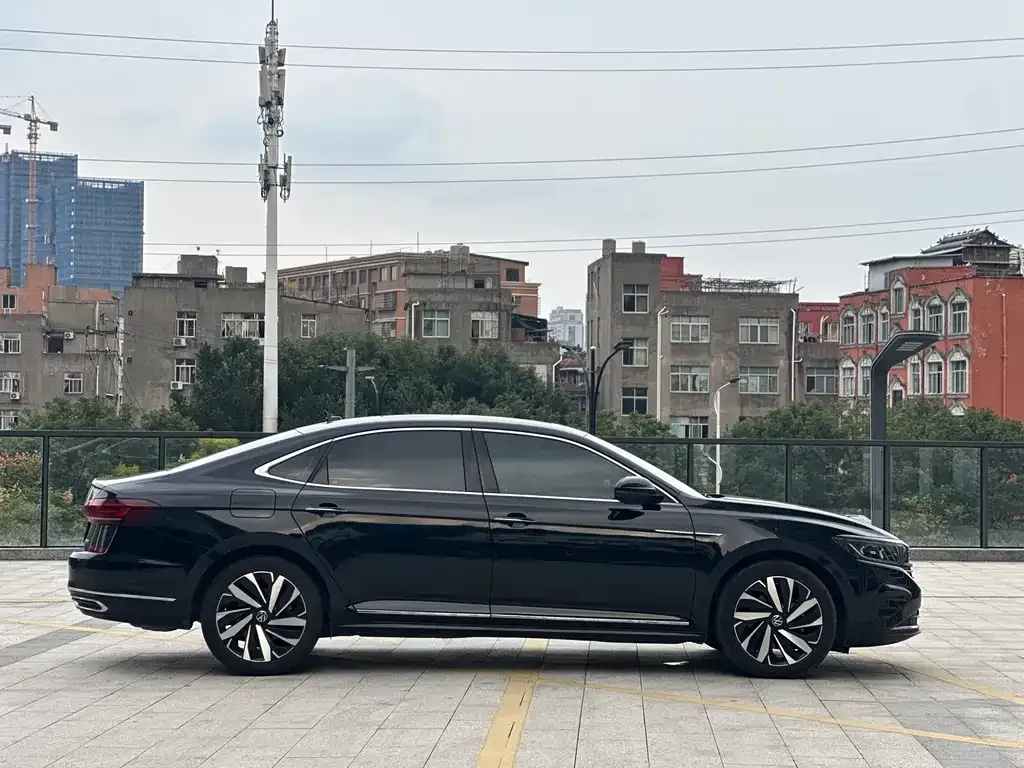 Volkswagen Passat — фото 10