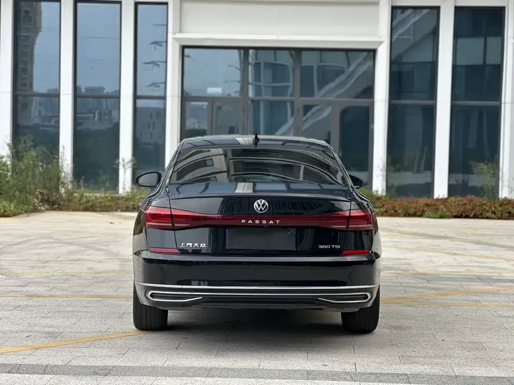 Volkswagen Passat — фото 4