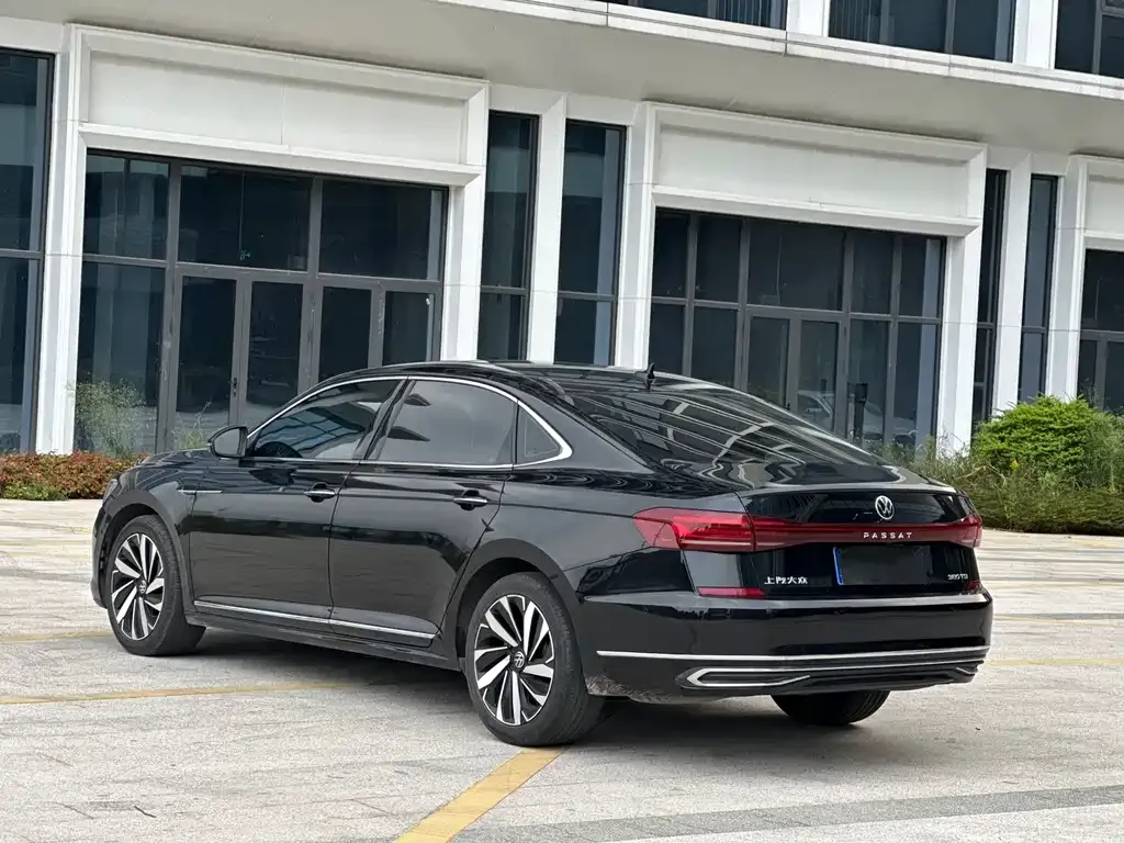Volkswagen Passat — фото 9
