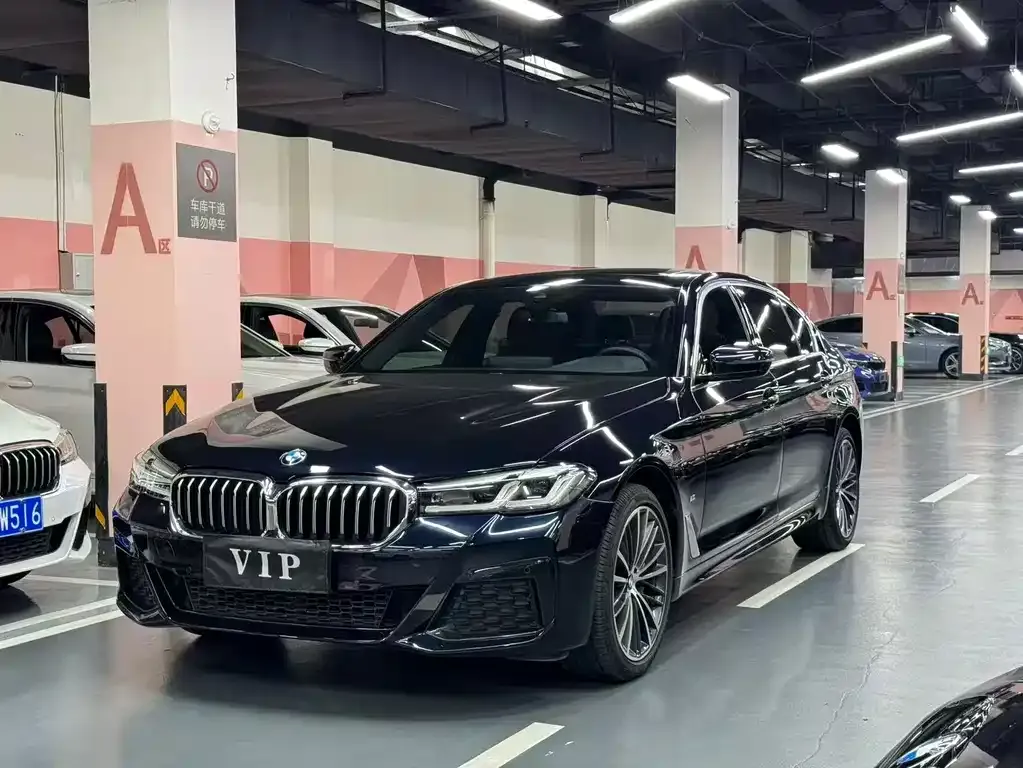 BMW 5 Series — фото 1
