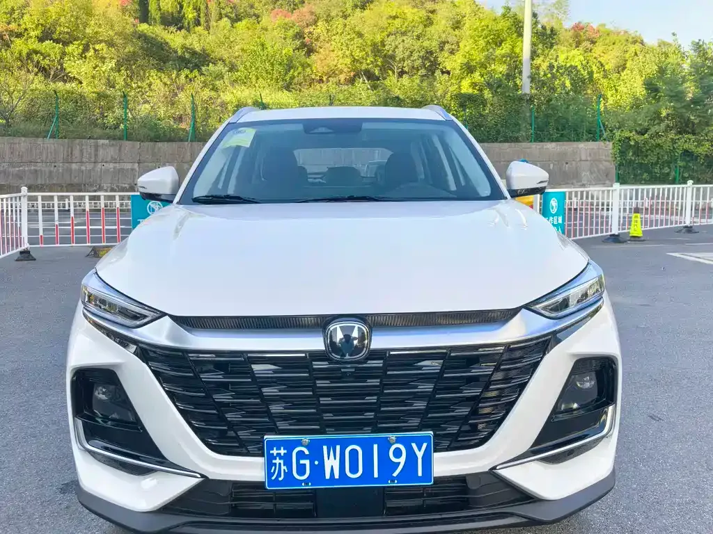 Changan CS75 — фото 1