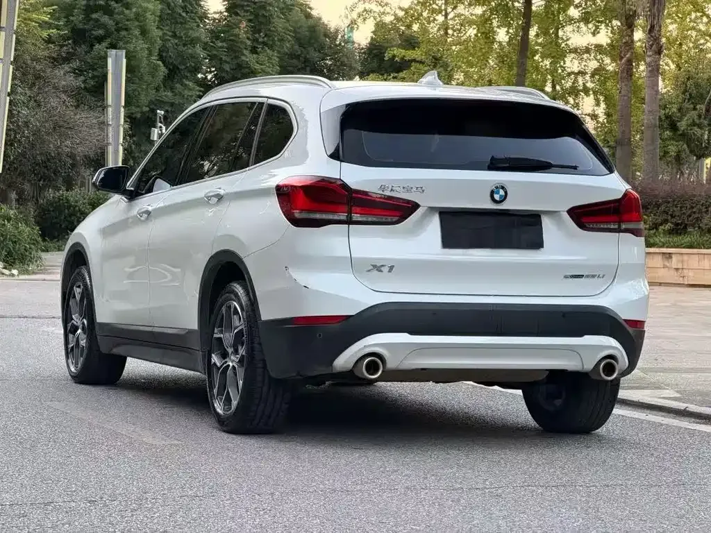 BMW X1 — фото 8