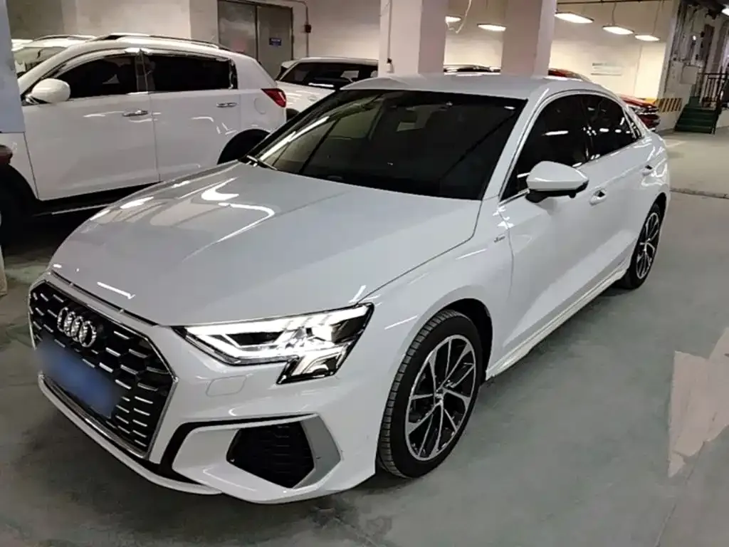 Audi A3 — фото 1