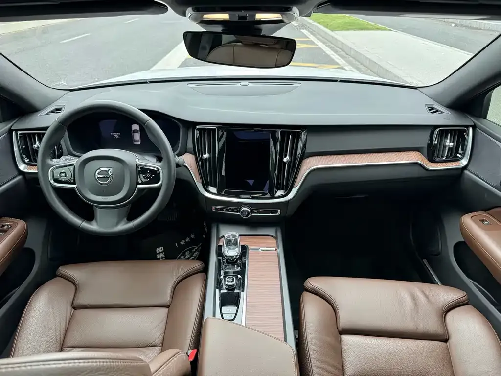 Volvo S60 — фото 10