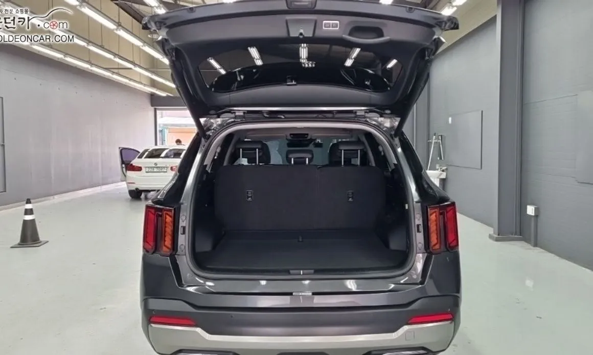 Kia Sorento — фото 7