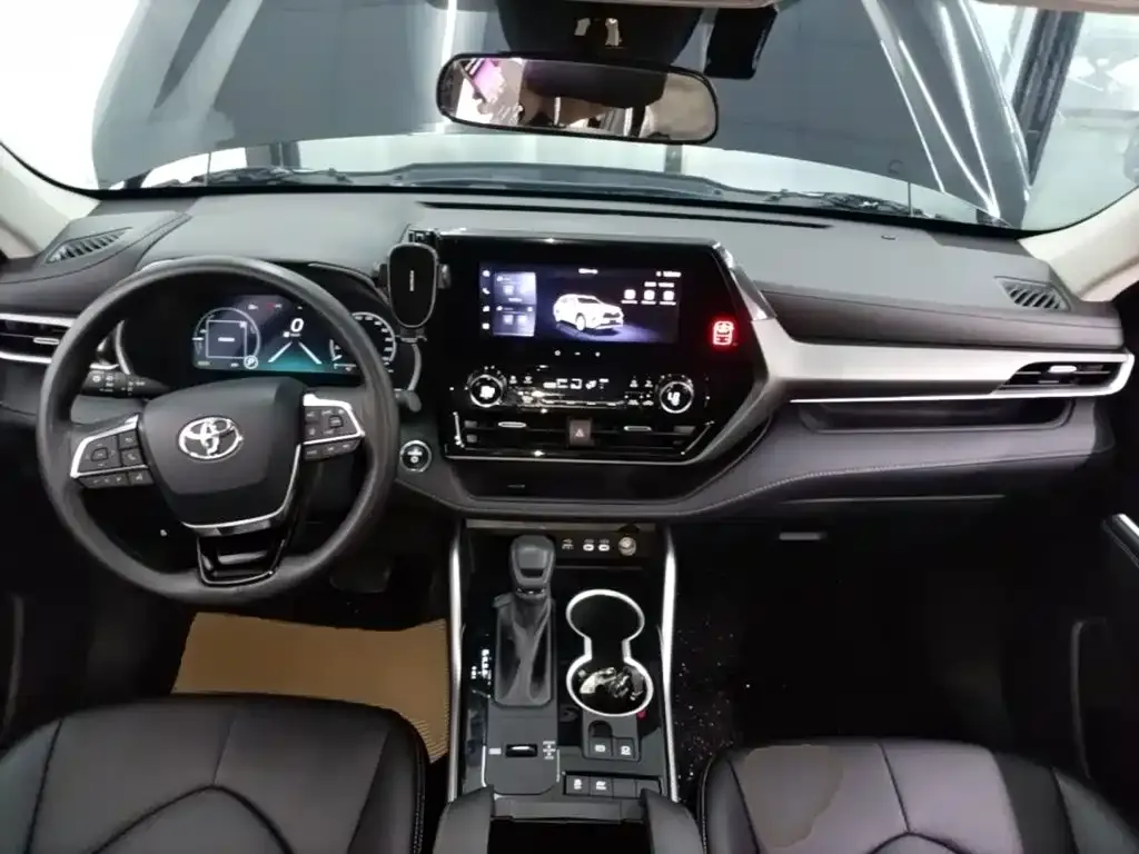 Toyota Highlander — фото 2
