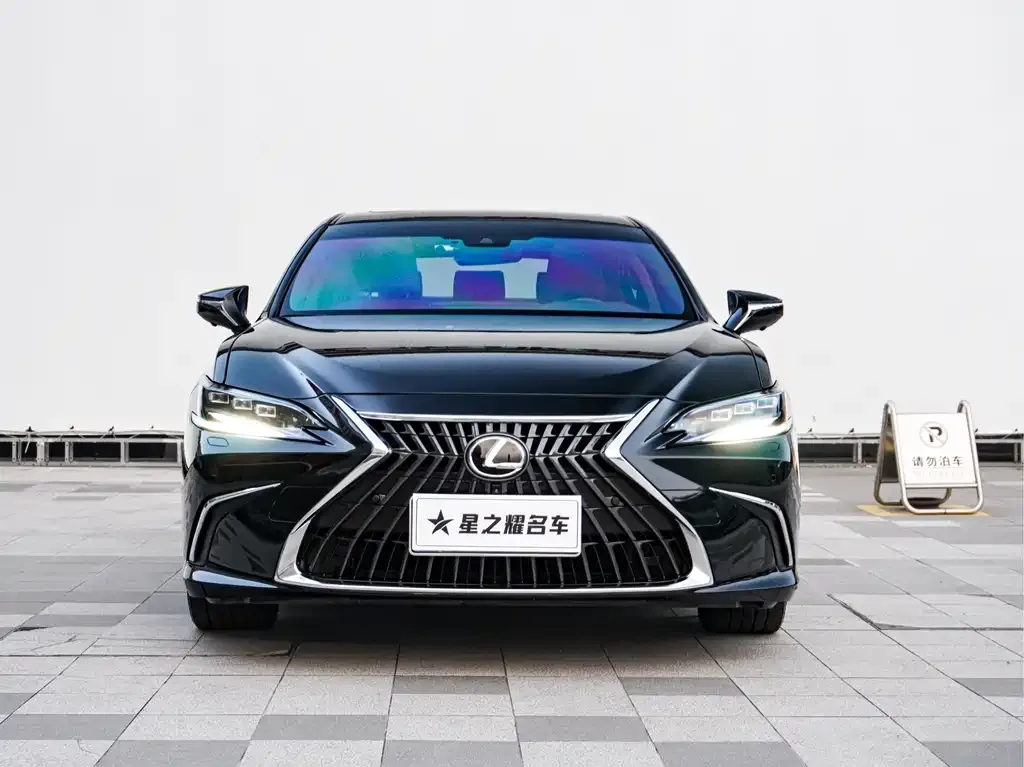 Lexus ES — фото 8