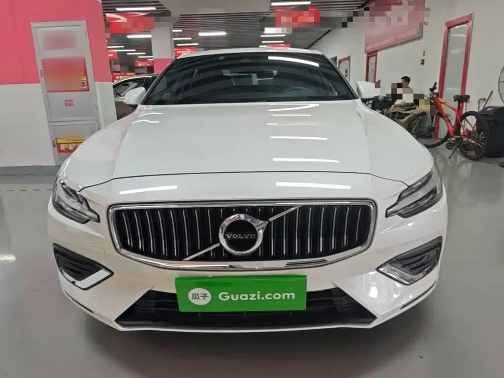 Volvo S60 — фото 10