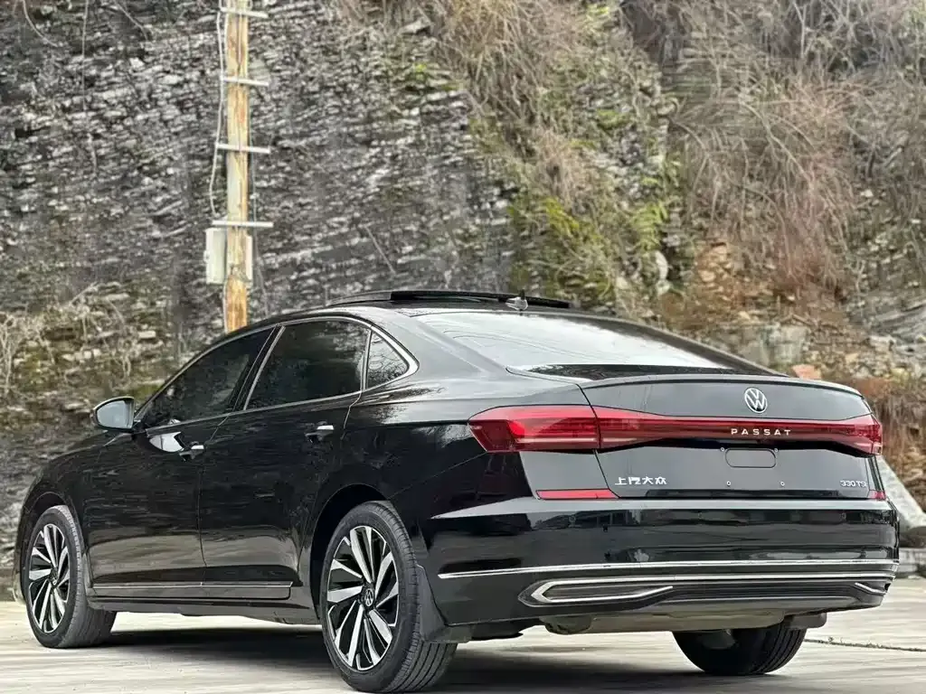 Volkswagen Passat — фото 7