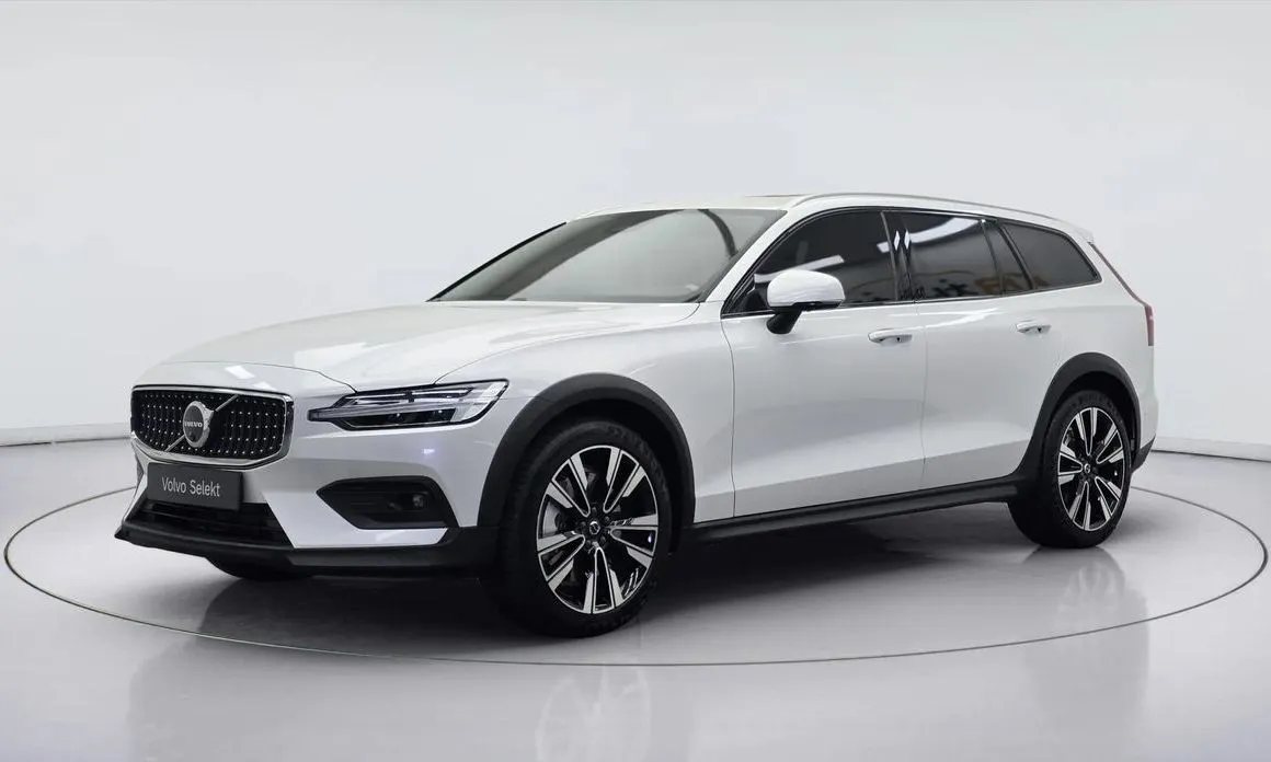 Volvo V60 — фото 1