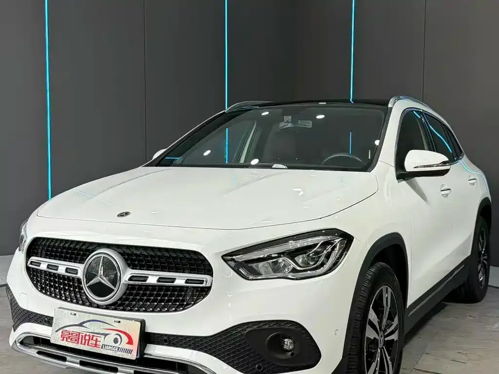 Mercedes-Benz GLA — фото 1