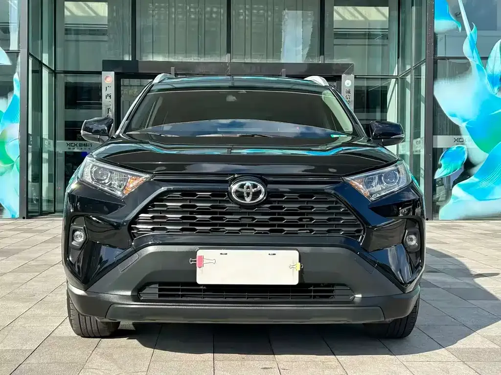 Toyota RAV4 — фото 3