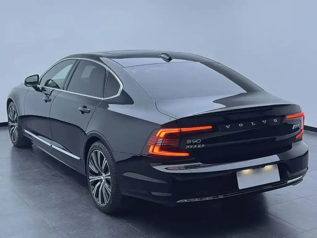 Volvo S90 — фото 4