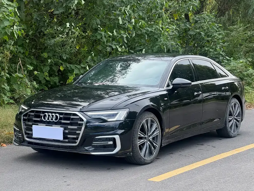 Audi A6L — фото 1