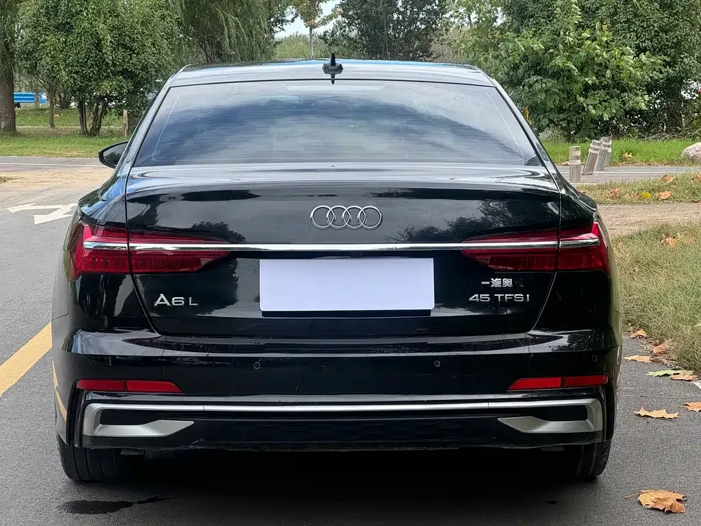 Audi A6L — фото 7