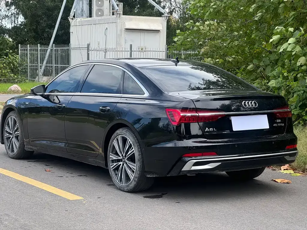 Audi A6L — фото 6
