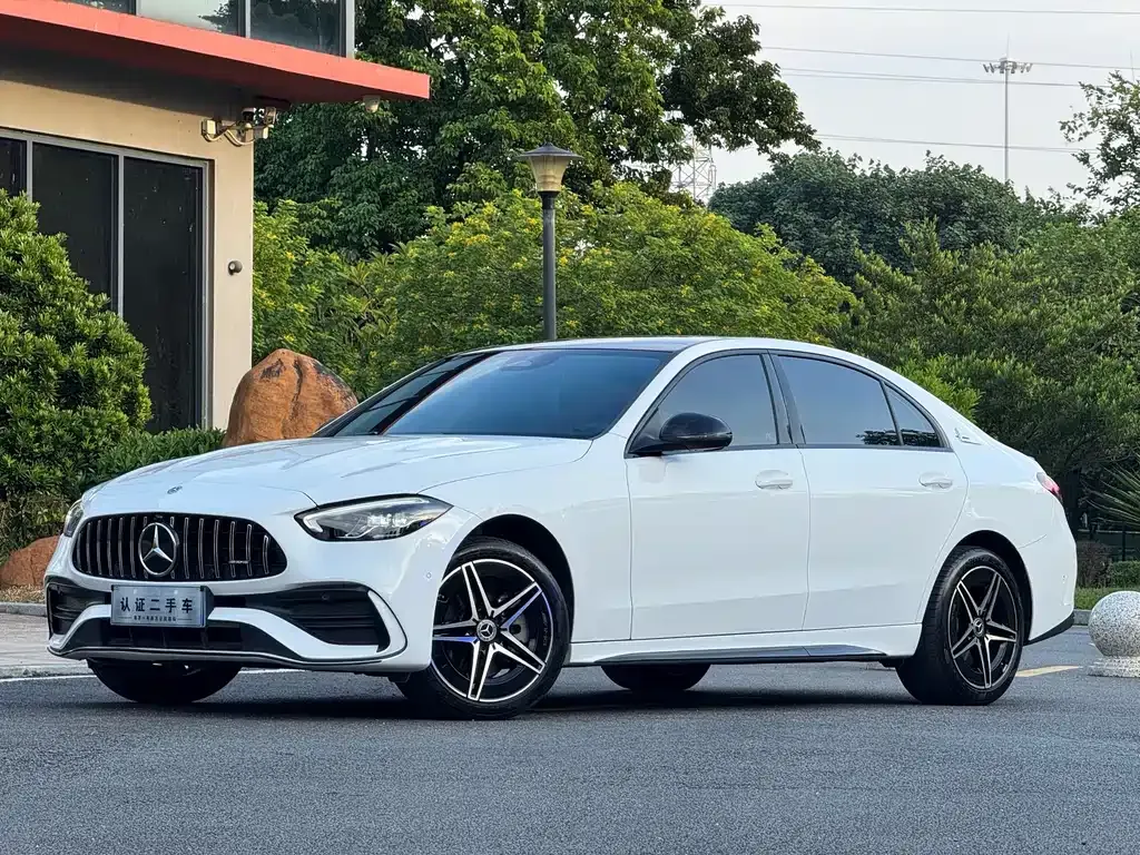 Mercedes-Benz C-Class — фото 1