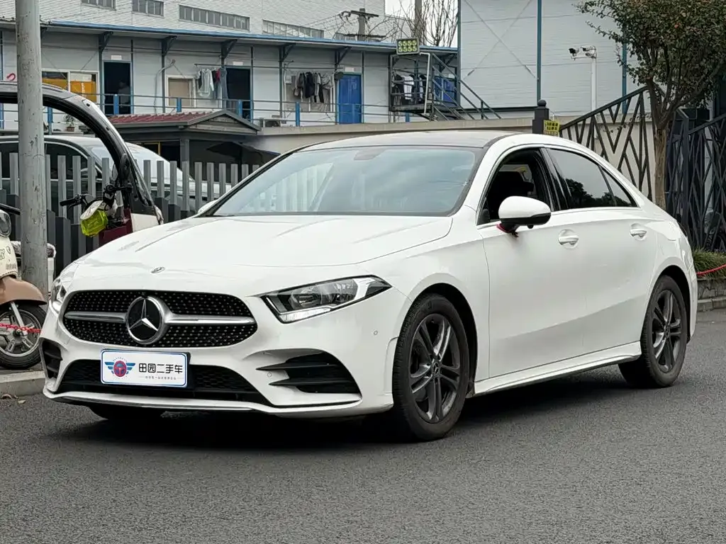 Mercedes-Benz A-Class — фото 1