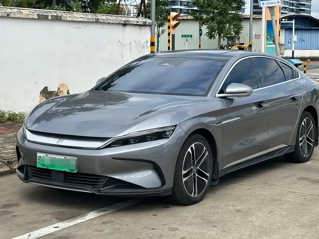 BYD Han — фото 1