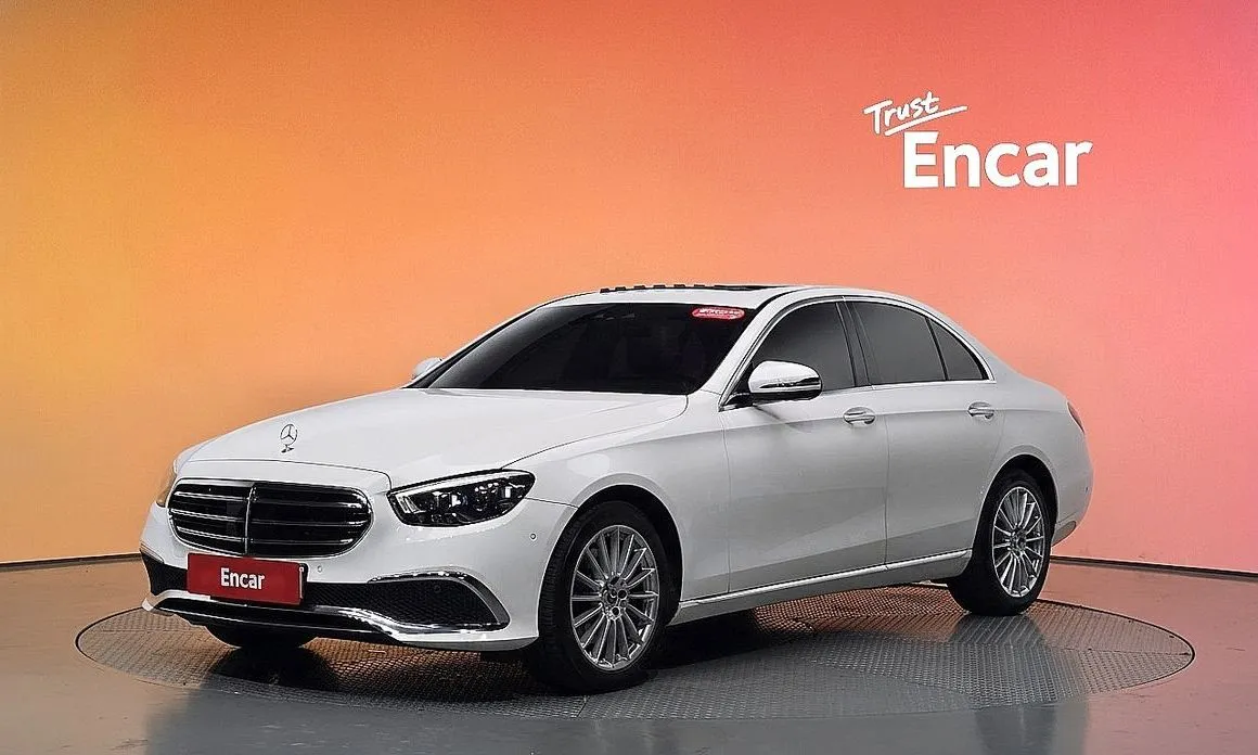 Mercedes-Benz E-Class — фото 1