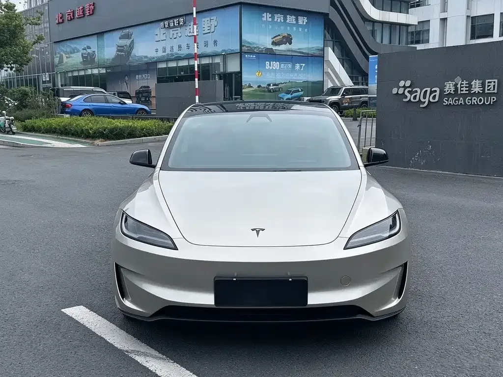 Tesla Model 3 — фото 7