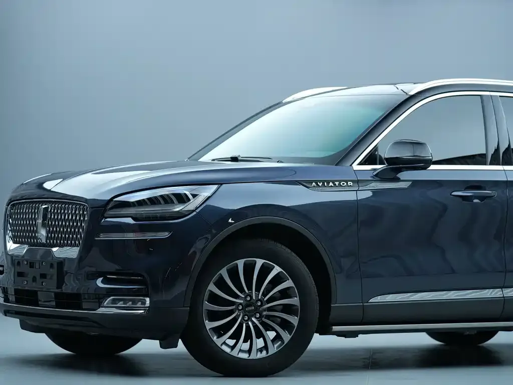 Lincoln Aviator — фото 8