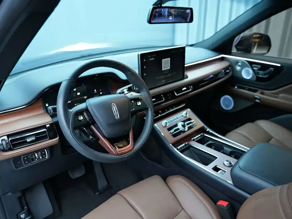 Lincoln Aviator — фото 10